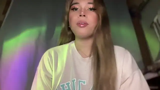 Snapshot of goddessofalltime chatting on December 19, 2025, 4:09 pm goddessofalltime online show from December 19, 2025, 4:09 pm