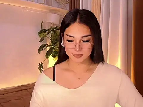 Snapshot of magnificent_kitana chatting on June 11, 2026, 9:45 pm magnificent kitana online show from June 11, 2026, 9:45 pm