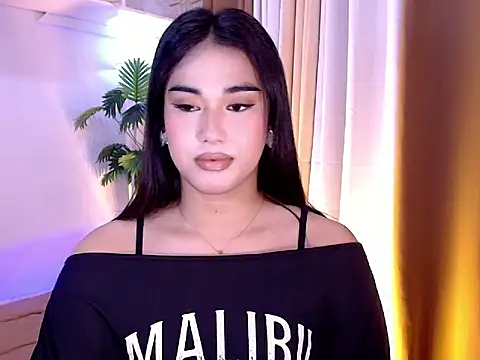 Snapshot of magnificent_kitana chatting on May 6, 2026, 5:28 pm magnificent kitana online show from May 6, 2026, 5:28 pm