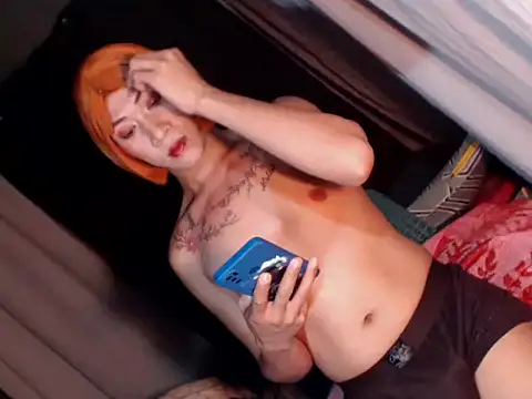 Snapshot of Xyourstellafox chatting on October 18, 2025, 3:47 pm Xyourstellafox online show from October 18, 2025, 3:47 pm