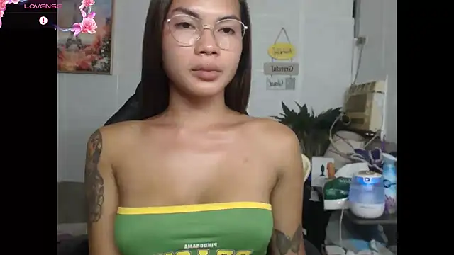 lucyheart777 online show from June 16, 2026, 5:40 am
