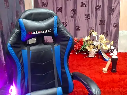 lucyheart777 online show from October 29, 2025, 2:21 am