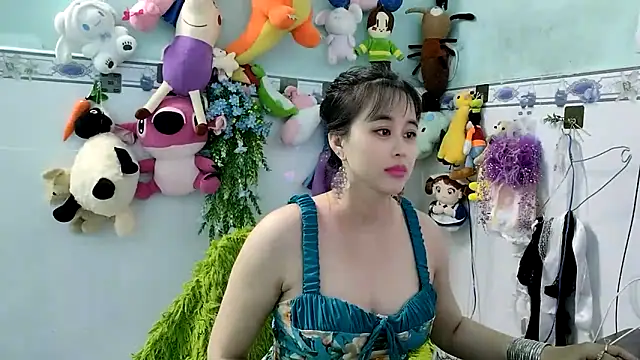 Snapshot of emgaixinhngoan chatting on October 28, 2025, 6:23 am emgaixinhngoan online show from October 28, 2025, 6:23 am