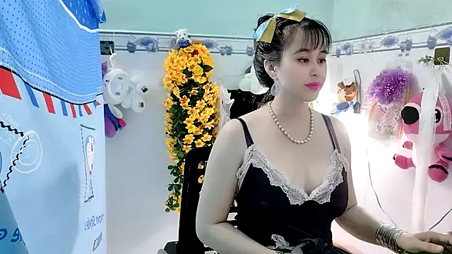 Snapshot of emgaixinhngoan chatting on October 10, 2025, 3:24 pm emgaixinhngoan online show from October 10, 2025, 3:24 pm