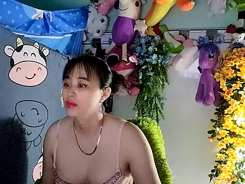 Snapshot of emgaixinhngoan chatting on November 17, 2025, 4:16 am emgaixinhngoan online show from November 17, 2025, 4:16 am