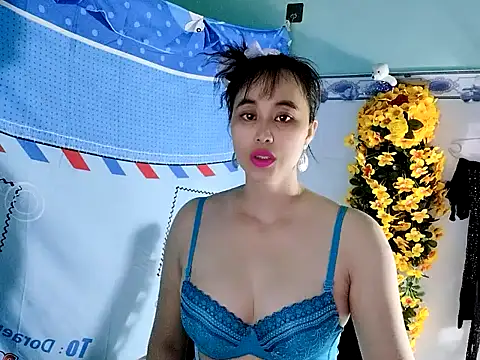 Snapshot of emgaixinhngoan chatting on October 1, 2025, 3:49 pm emgaixinhngoan online show from October 1, 2025, 3:49 pm