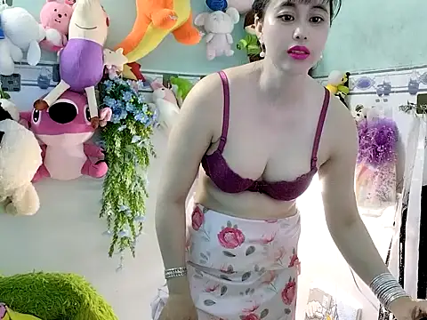 Snapshot of emgaixinhngoan chatting on October 15, 2025, 12:53 am emgaixinhngoan online show from October 15, 2025, 12:53 am