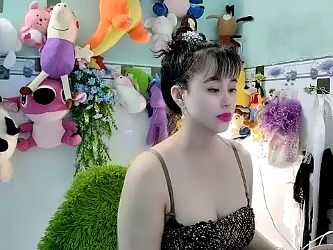 Snapshot of emgaixinhngoan chatting on October 16, 2025, 4:10 am emgaixinhngoan online show from October 16, 2025, 4:10 am