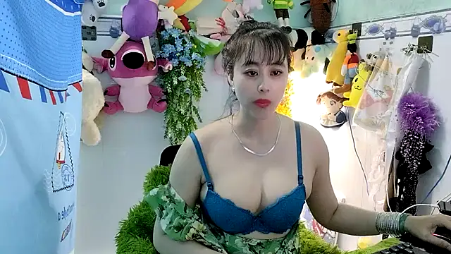 Snapshot of emgaixinhngoan chatting on November 21, 2025, 3:05 am emgaixinhngoan online show from November 21, 2025, 3:05 am