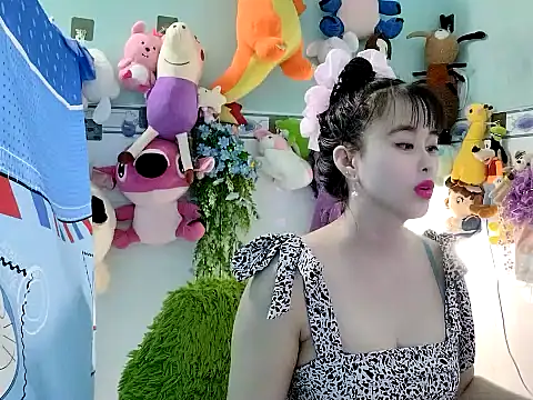 Snapshot of emgaixinhngoan chatting on October 17, 2025, 4:16 am emgaixinhngoan online show from October 17, 2025, 4:16 am