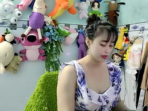 Snapshot of emgaixinhngoan chatting on November 12, 2025, 2:48 am emgaixinhngoan online show from November 12, 2025, 2:48 am