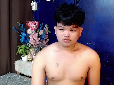 Reynelcock online show from March 26, 2026, 7:01 pm