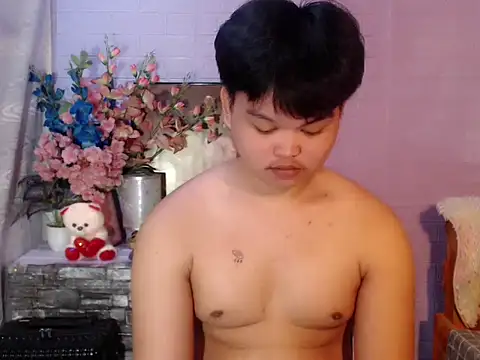 Reynelcock online show from May 16, 2026, 5:06 am