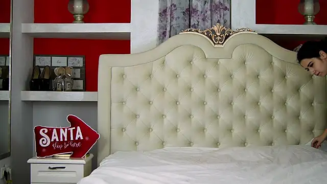 SarraRay online show from November 21, 2025, 6:07 pm