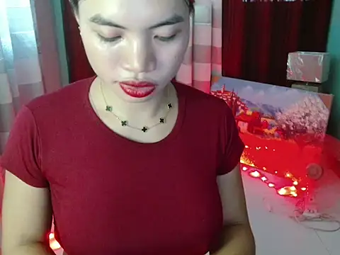 Snapshot of lover_girl143 chatting on February 25, 2026, 3:40 am lover girl143 online show from February 25, 2026, 3:40 am