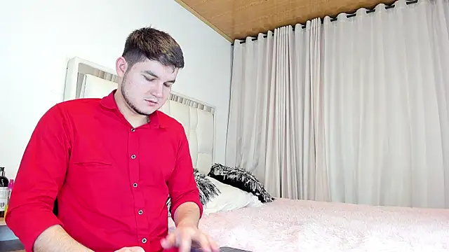 Snapshot of CameronyMartinn chatting on April 19, 2026, 1:17 am CameronyMartinn online show from April 19, 2026, 1:17 am