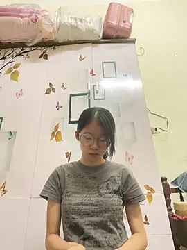 meomeo2k6 online show from October 28, 2025, 1:54 pm