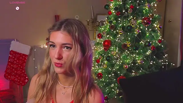 Snapshot of BeatrixGummer chatting on December 17, 2025, 8:03 pm BeatrixGummer online show from December 17, 2025, 8:03 pm