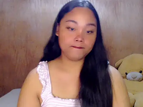  Lylia online show from September 18, 2025, 9:18 pm