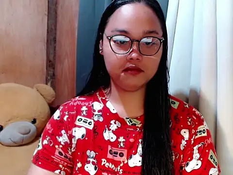  Lylia online show from February 8, 2026, 10:18 pm