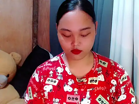  Lylia online show from December 2, 2025, 4:47 am