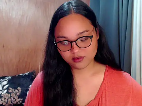  Lylia online show from October 5, 2025, 12:23 am