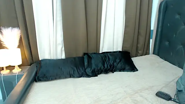 Goddess Isabel online show from April 15, 2026, 9:37 am