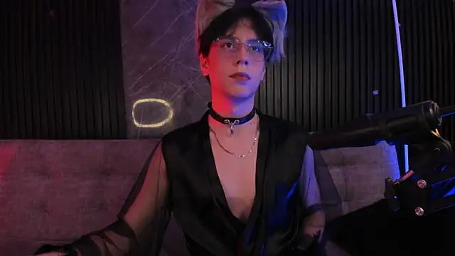 Snapshot of luixdust_ chatting on October 30, 2025, 7:28 am luixdust online show from October 30, 2025, 7:28 am