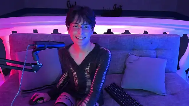 Snapshot of luixdust_ chatting on September 25, 2025, 5:46 am luixdust online show from September 25, 2025, 5:46 am