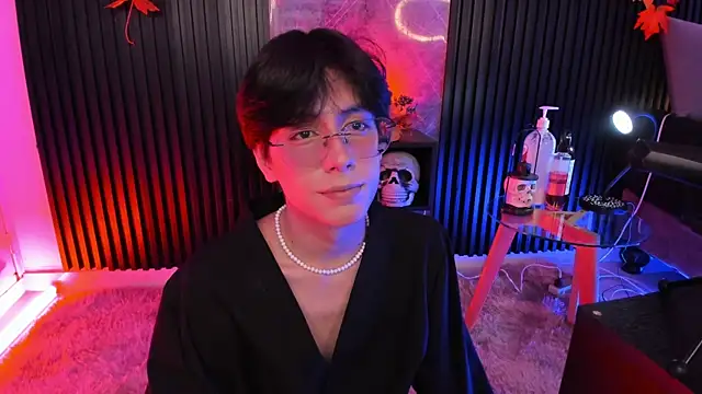 Snapshot of luixdust_ chatting on October 17, 2025, 6:06 am luixdust online show from October 17, 2025, 6:06 am