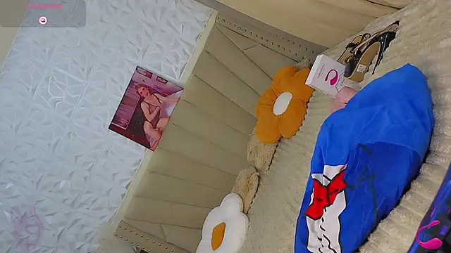 hollywoodxtrans online show from November 8, 2025, 12:47 am