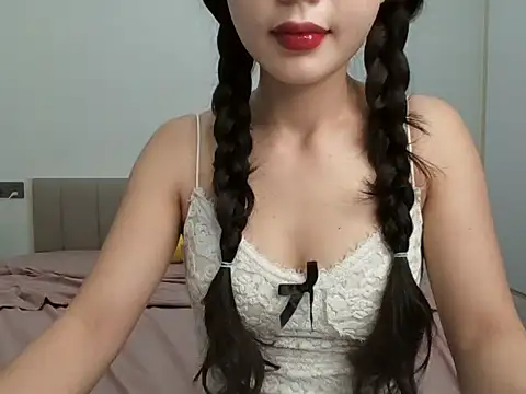 Lucie-Sexy2k online show from June 17, 2026, 6:57 am