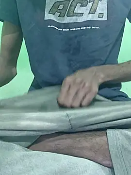 Snapshot of rockyy23boy chatting on November 7, 2025, 1:43 am rockyy23boy online show from November 7, 2025, 1:43 am