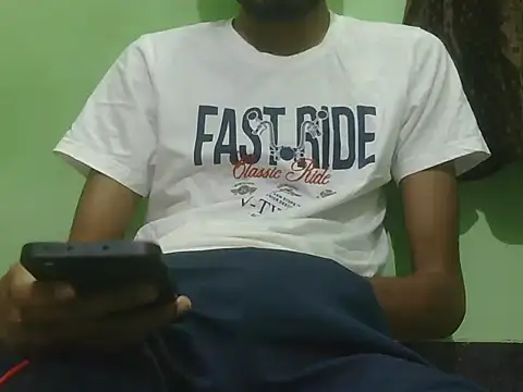 rockyy23boy online show from April 25, 2026, 4:04 pm