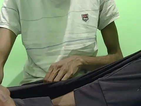 Snapshot of rockyy23boy chatting on September 19, 2025, 4:33 pm rockyy23boy online show from September 19, 2025, 4:33 pm