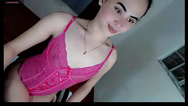 Snapshot of slutty_afina chatting on October 15, 2025, 6:22 am slutty afina online show from October 15, 2025, 6:22 am