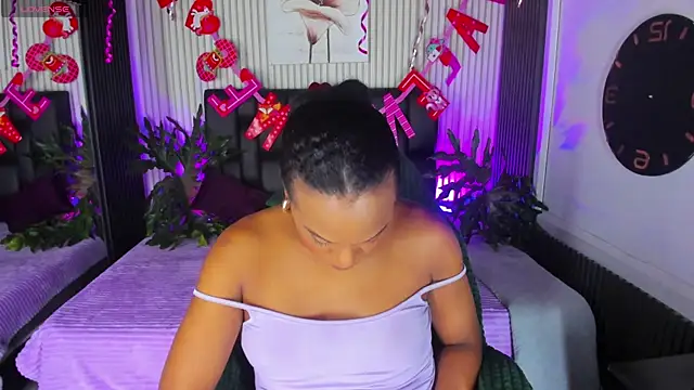 Snapshot of AriebonyBrooke chatting on February 16, 2026, 12:26 pm AriebonyBrooke online show from February 16, 2026, 12:26 pm