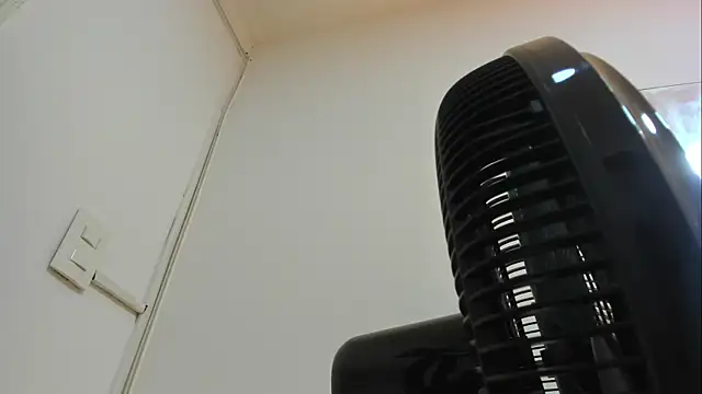 Snapshot of Wonderkloe_ chatting on April 27, 2026, 2:20 am Wonderkloe online show from April 27, 2026, 2:20 am