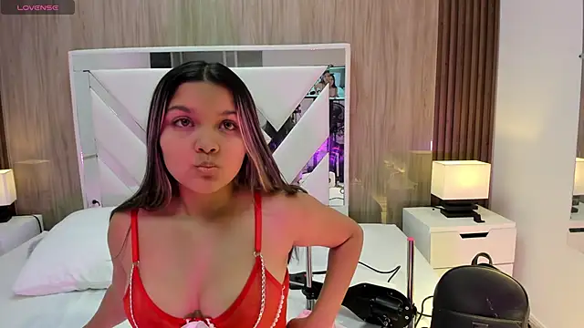 Snapshot of Wonderkloe_ chatting on May 28, 2026, 7:53 pm Wonderkloe online show from May 28, 2026, 7:53 pm