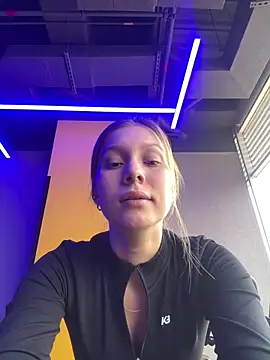 Snapshot of Nikii__ chatting on April 9, 2026, 4:57 pm Nikii online show from April 9, 2026, 4:57 pm