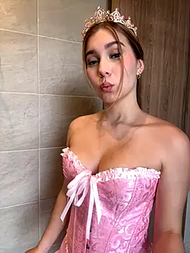 Nikii   online show from October 31, 2025, 1:41 pm