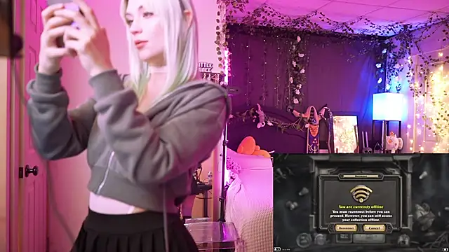 Snapshot of littlelune chatting on October 5, 2025, 2:24 am littlelune online show from October 5, 2025, 2:24 am