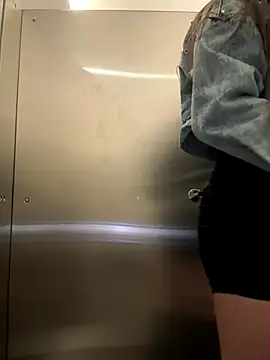 Snapshot of Isabella21_ chatting on January 8, 2026, 10:05 pm Isabella21 online show from January 8, 2026, 10:05 pm