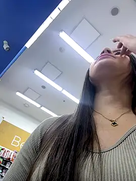 Snapshot of Isabella21_ chatting on October 26, 2025, 11:38 pm Isabella21 online show from October 26, 2025, 11:38 pm