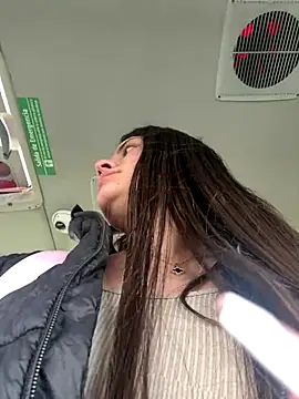 Snapshot of Isabella21_ chatting on October 30, 2025, 9:11 pm Isabella21 online show from October 30, 2025, 9:11 pm