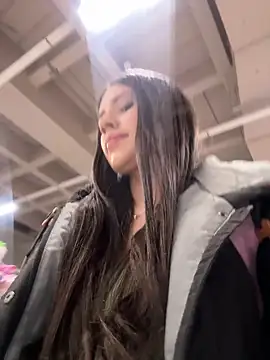 Snapshot of Isabella21_ chatting on February 10, 2026, 8:08 pm Isabella21 online show from February 10, 2026, 8:08 pm