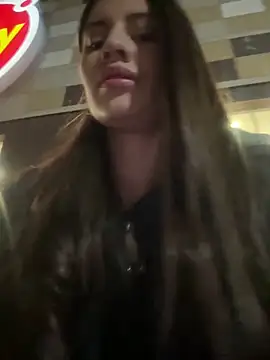 Snapshot of Isabella21_ chatting on February 19, 2026, 12:18 am Isabella21 online show from February 19, 2026, 12:18 am