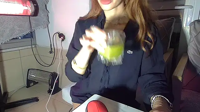 Snapshot of FenaLady chatting on February 15, 2026, 9:58 pm FenaLady online show from February 15, 2026, 9:58 pm