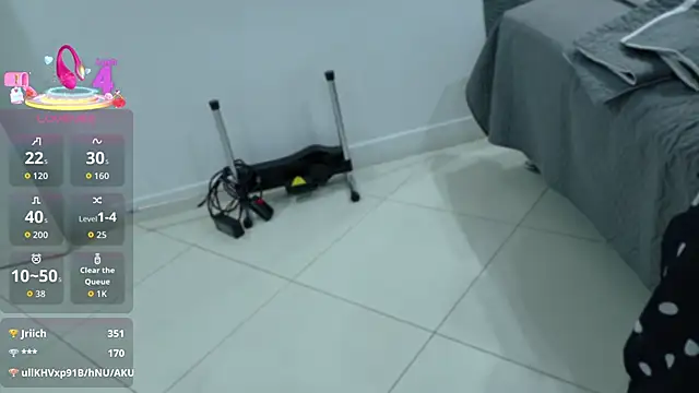 BeccaReedd online show from September 9, 2025, 2:32 am