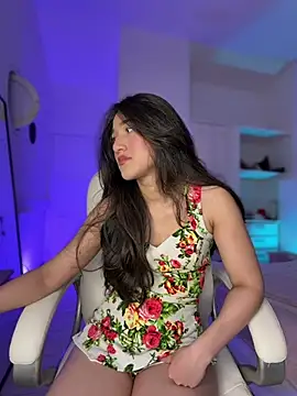 Snapshot of julieta_jhonss chatting on August 10, 2026, 2:29 am julieta jhonss online show from August 10, 2026, 2:29 am